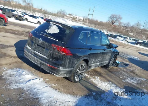 2020 Volkswagen Tiguan 2.0T Sel Premium R-Line z USA, uszkodzony, nr VIN 3VV4B7AX8LM093627